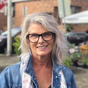 Meet your Posher, Laurie